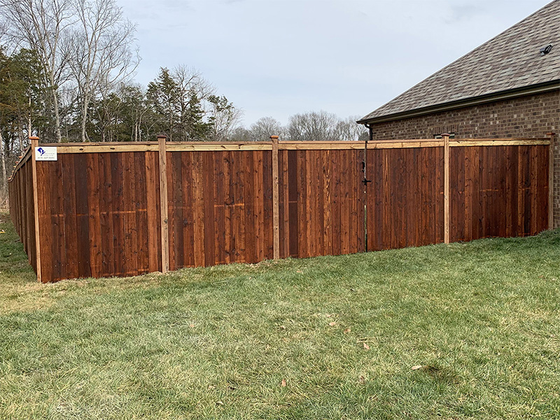 Wooden privacy fence company Middle TN