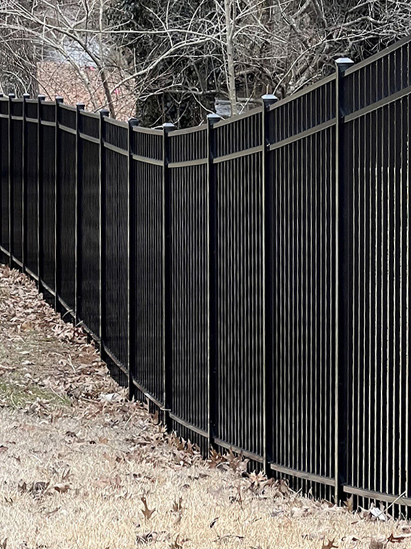 Aluminum Fence, Wrought Iron Fence,  Vinyl fence, Wood Fence and chain link fence options in the Hendersonville, Tennessee area.