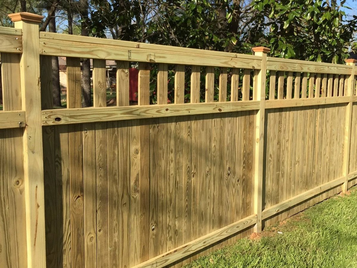 Wood fence styles that are popular in Tullahoma TN